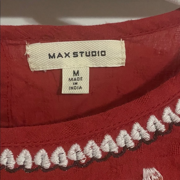 Floral-embroidered top - Picture 2 of 6